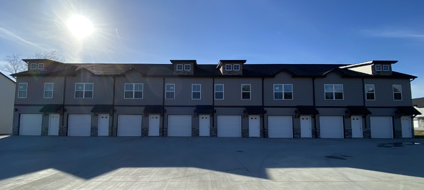 1040 Glenkirk Drive - E